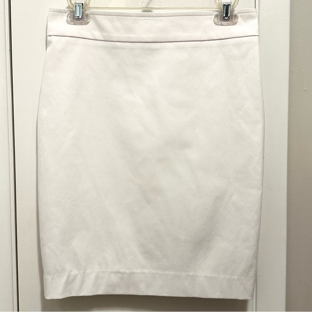 Avenue Montaigne White Fitted Pencil Skirt size 2 Classic Staple Pull On Party